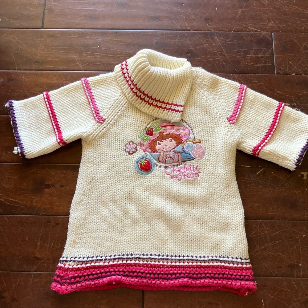 Y2K 2006 Strawberry Shortcake Cream Turtle Neck Sweater Short Sleeves